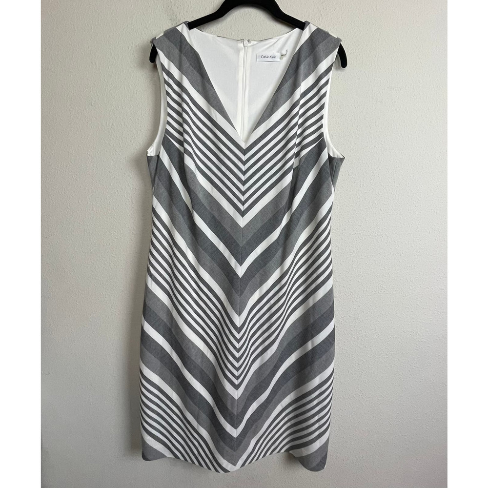 Calvin Klein Gray‎ White Chevron Striped Sleeveless Fit Flare Dress Size 14